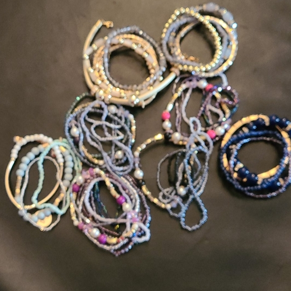 Bracelets - Picture 3 of 5